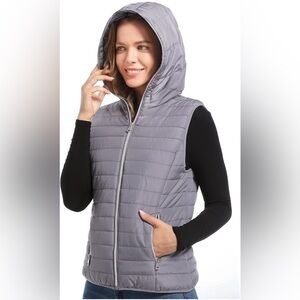 NEW- Women's Lightweight Quilted Hoodie Vest w/ Zip Up Pockets